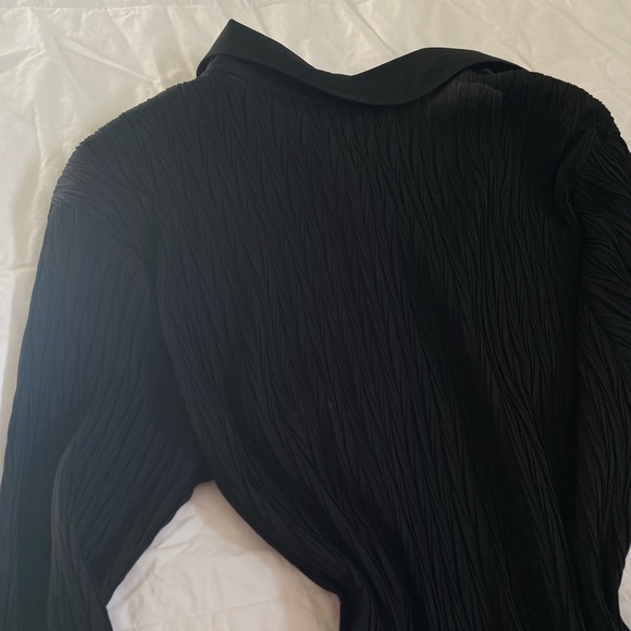 NICOLA Black Ridged Detailed Button Down Blouse - Picture 6 of 6